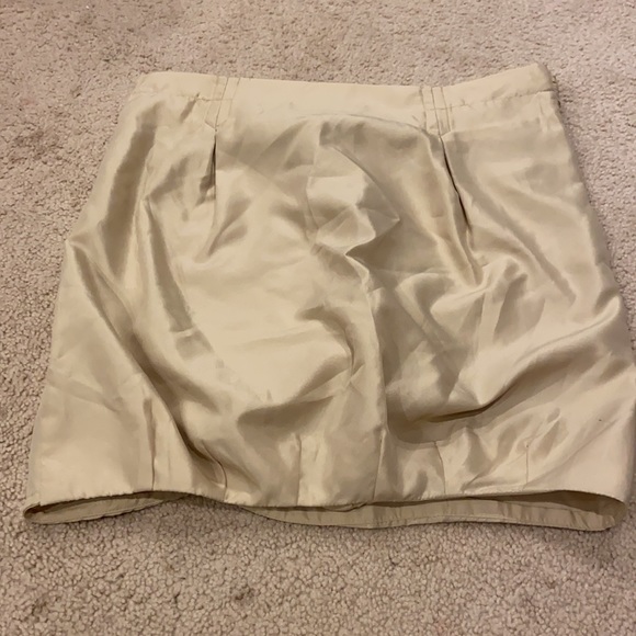 Tan skirt - Picture 2 of 2